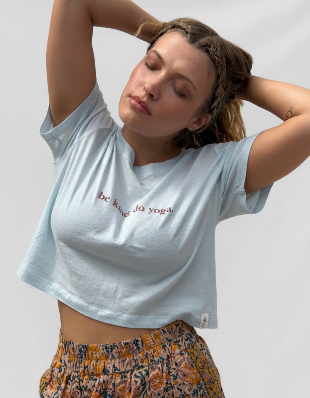 Be Kind Crop Tee - Mist Blue - Yogi Peace Club - YOGA TEE
