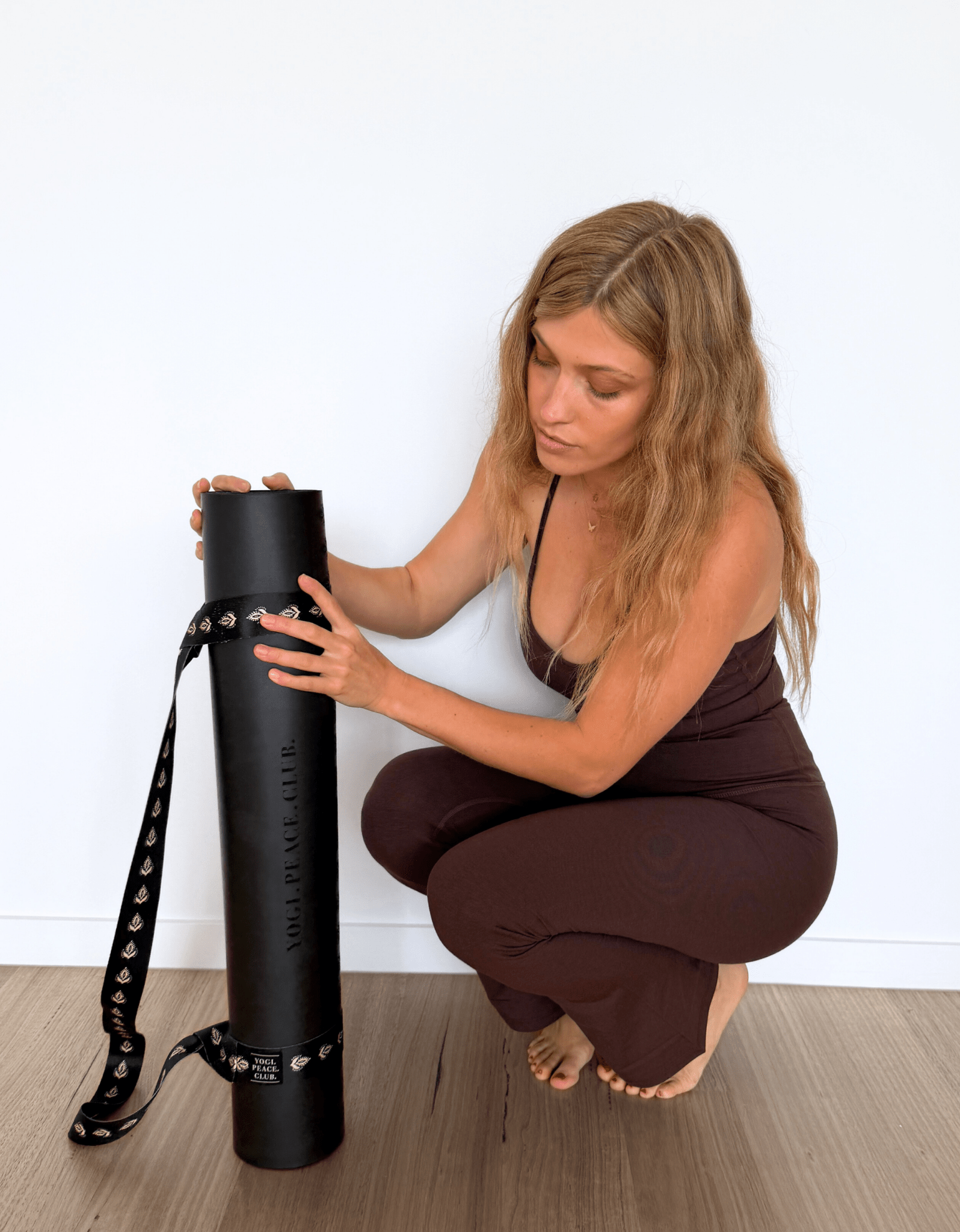 DELUXE LOTUS BLACK MAT 5 MM - Yogi Peace Club - DELUXE YOGA MAT