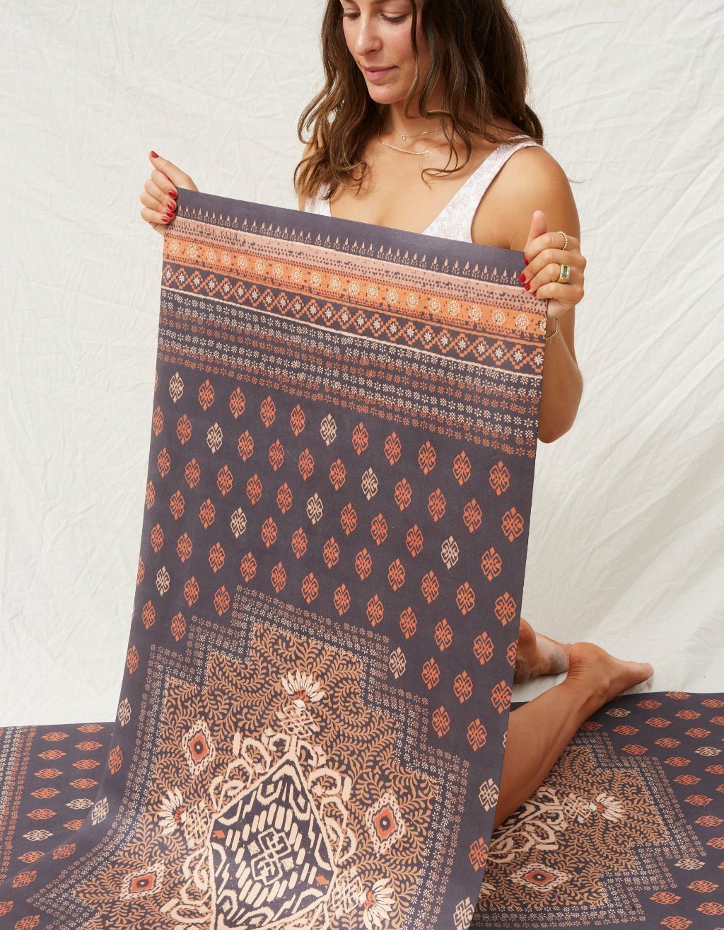 4 mm Nomad Carob Yoga Mat + Strap - Yogi Peace Club - Yoga Mat