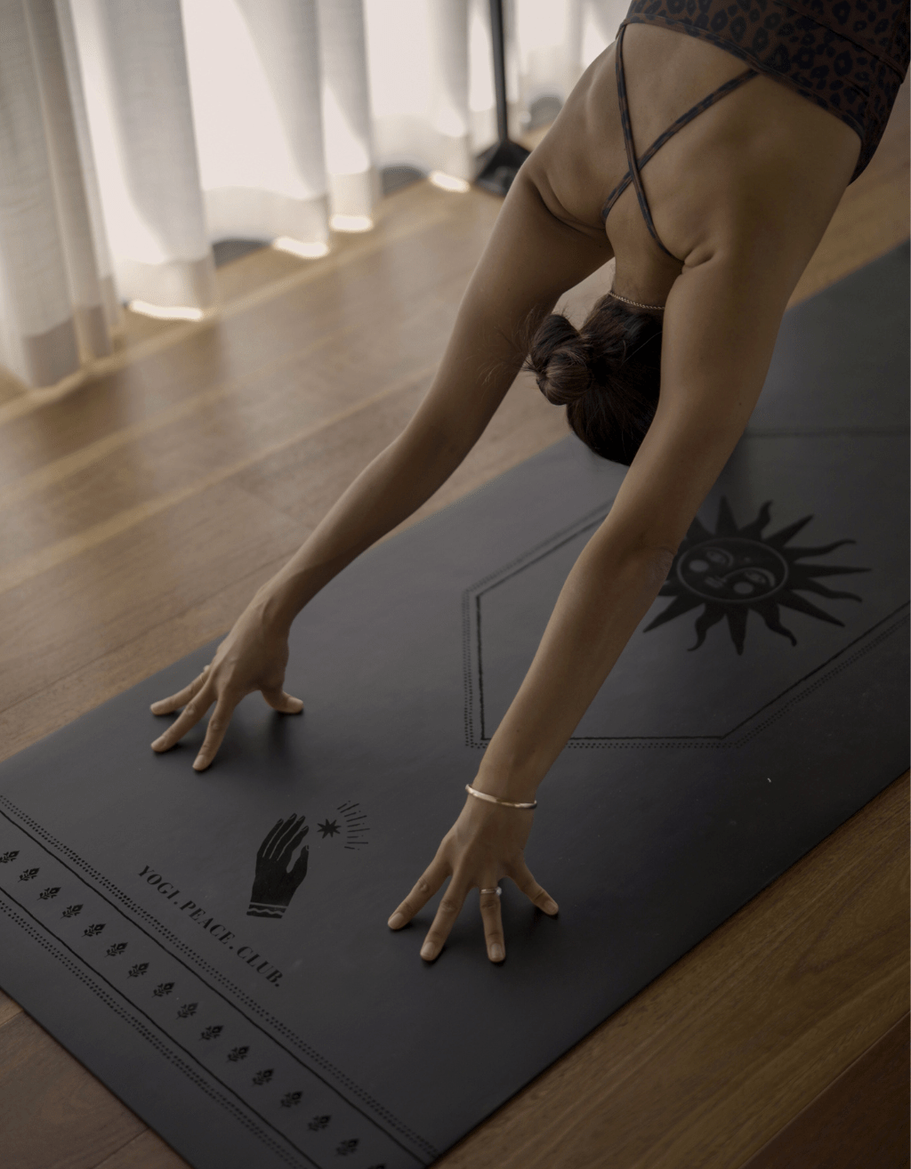 5 mm Deluxe Black Etched Yoga Mat + Strap - Yogi Peace Club - Yoga Mat