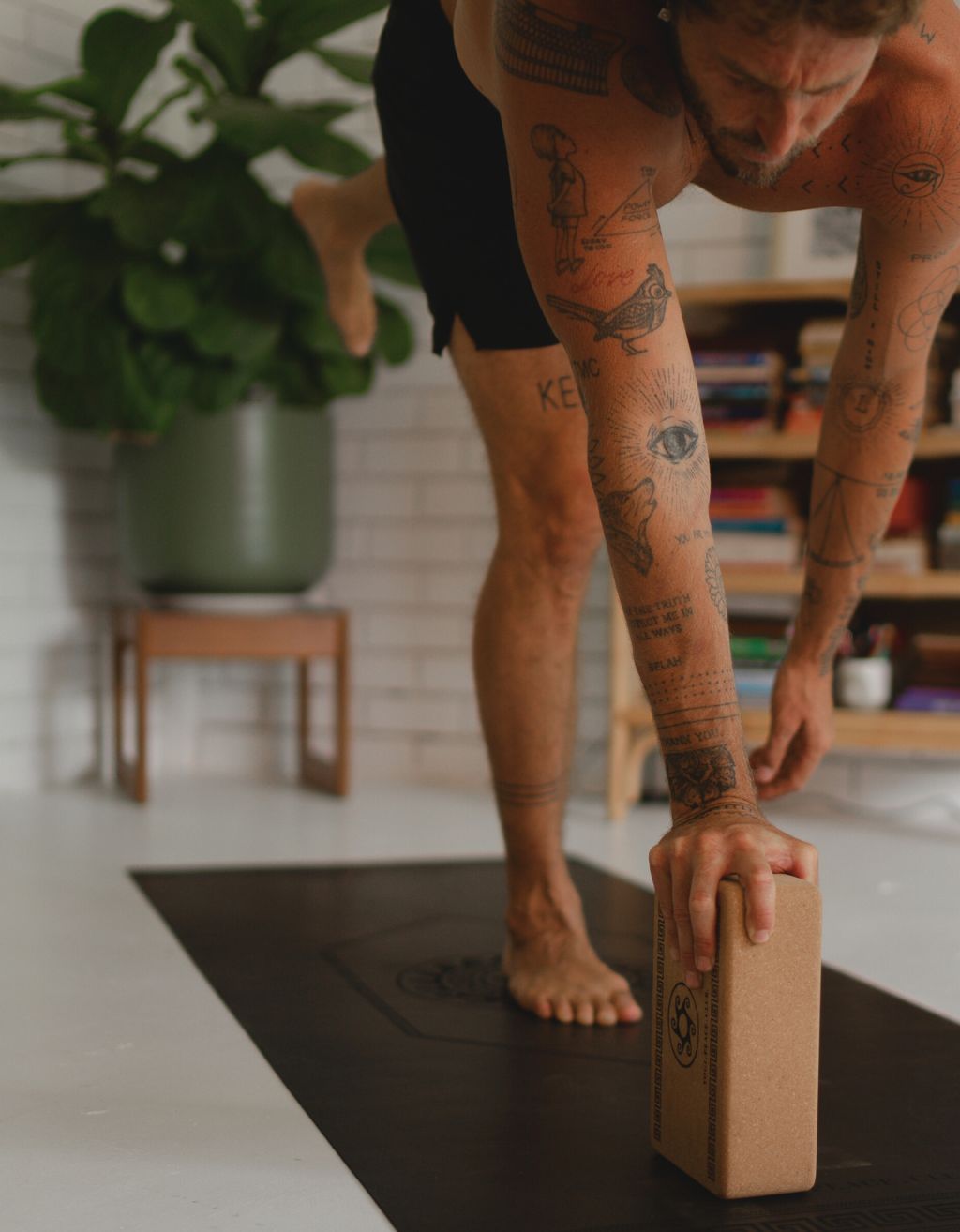 DAD GIFT PACK - DELUXE 5 MM YOGA MAT + BLOCK