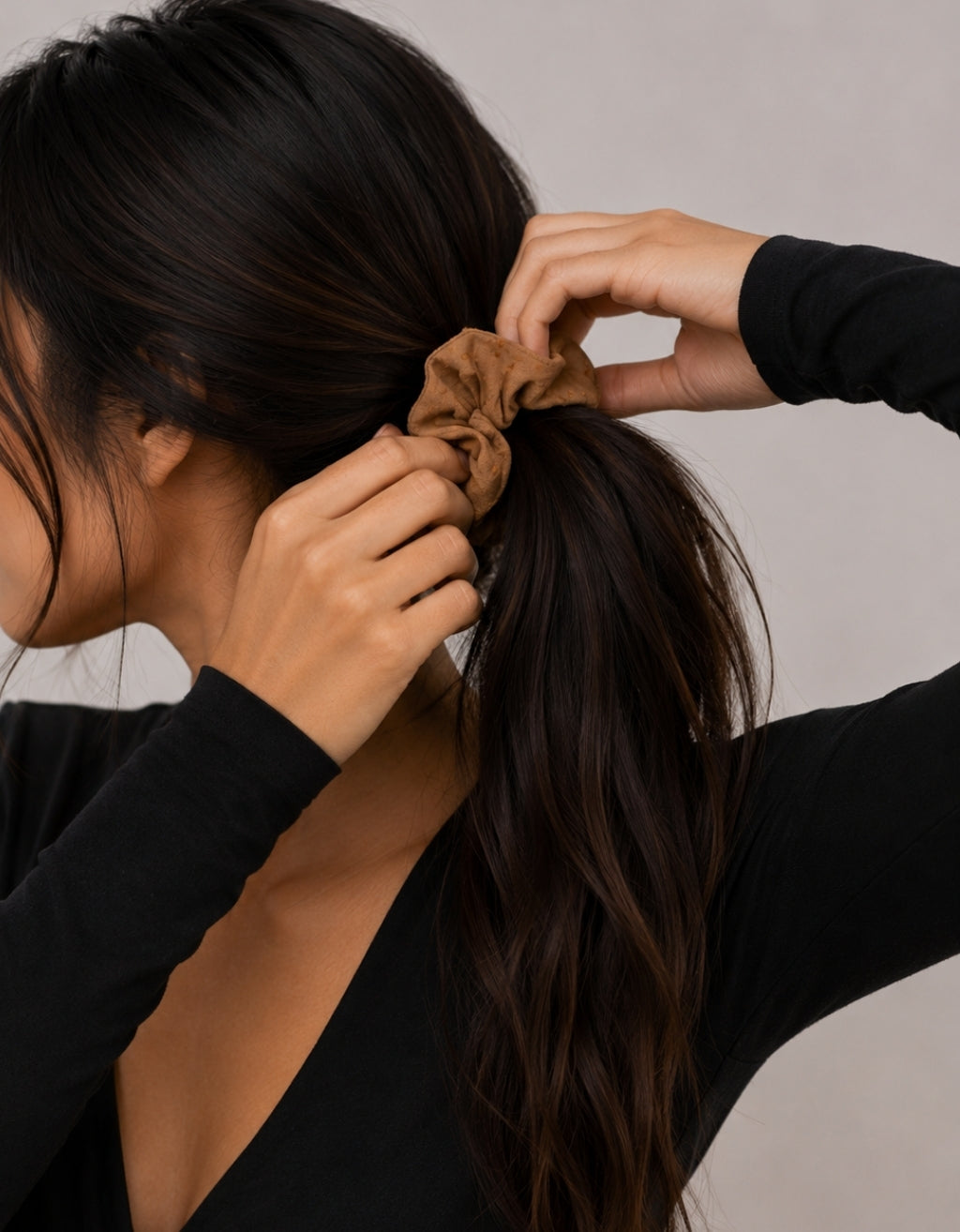 Yoga Scrunchie - Tan