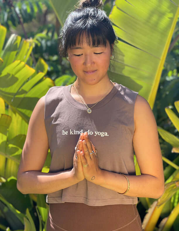 Be Kind Cotton Yoga Crop - Cacao - Yogi Peace Club - Yoga Top