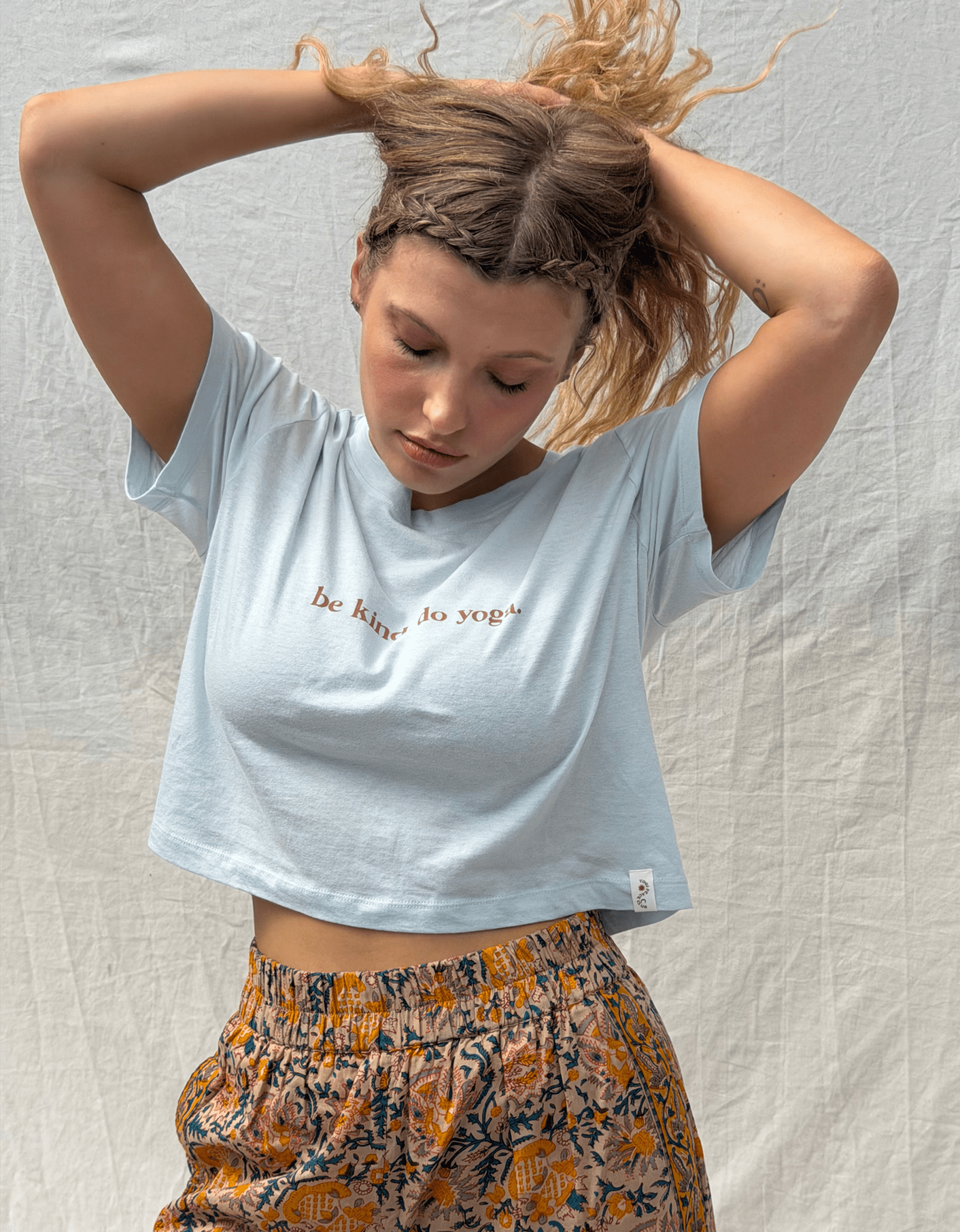 Be Kind Crop Tee - Cloud - Yogi Peace Club - Yoga Top
