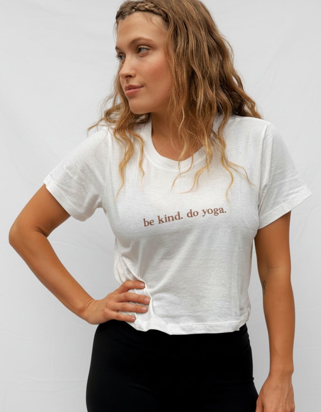 Be Kind Crop Tee - Cream - Yogi Peace Club - YOGA TEE