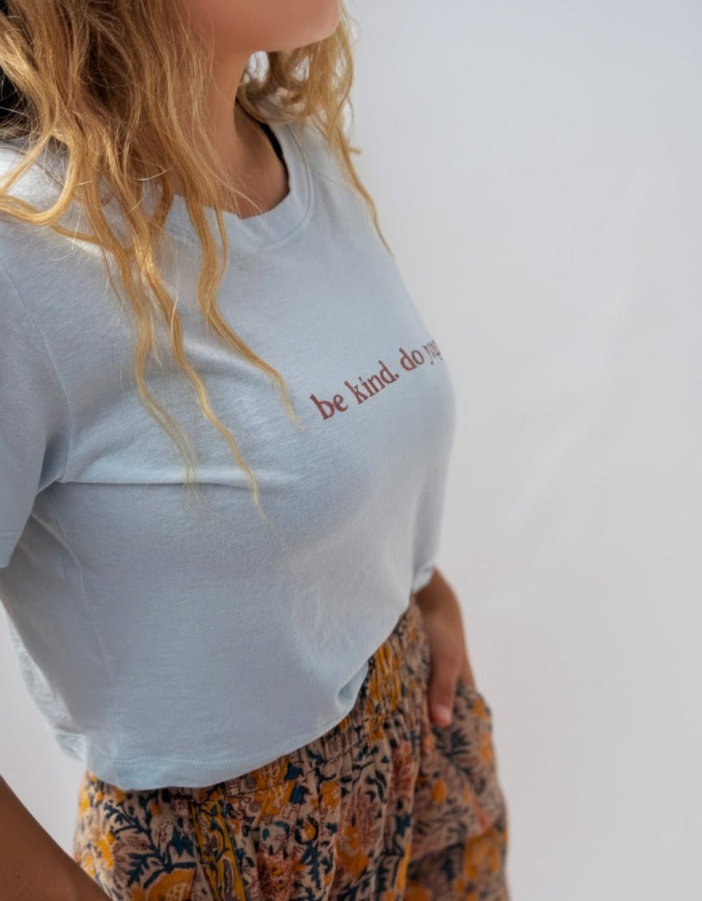 Be Kind Crop Tee - Mist Blue - Yogi Peace Club - YOGA TEE