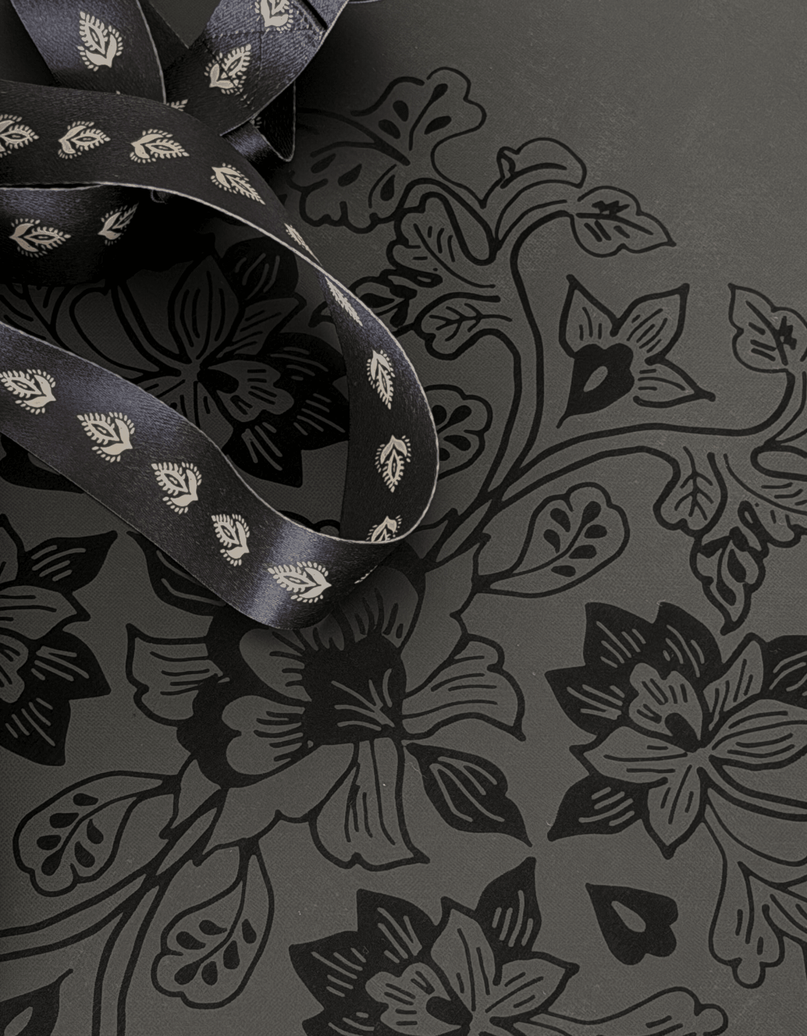 DELUXE LOTUS BLACK MAT 5 MM - Yogi Peace Club - DELUXE YOGA MAT