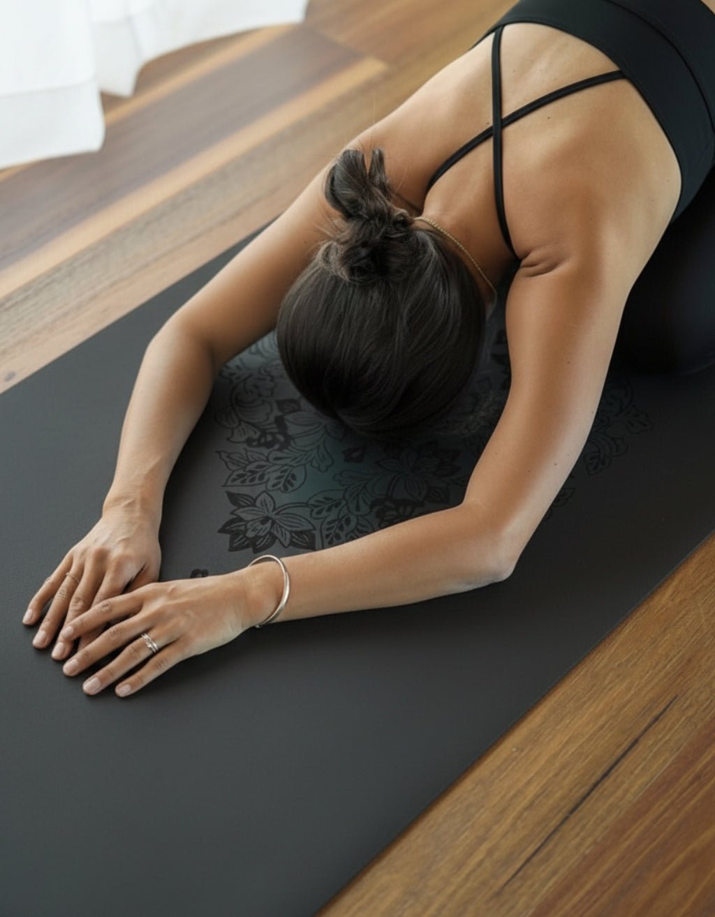 DELUXE LOTUS BLACK MAT 5 MM - Yogi Peace Club - DELUXE YOGA MAT