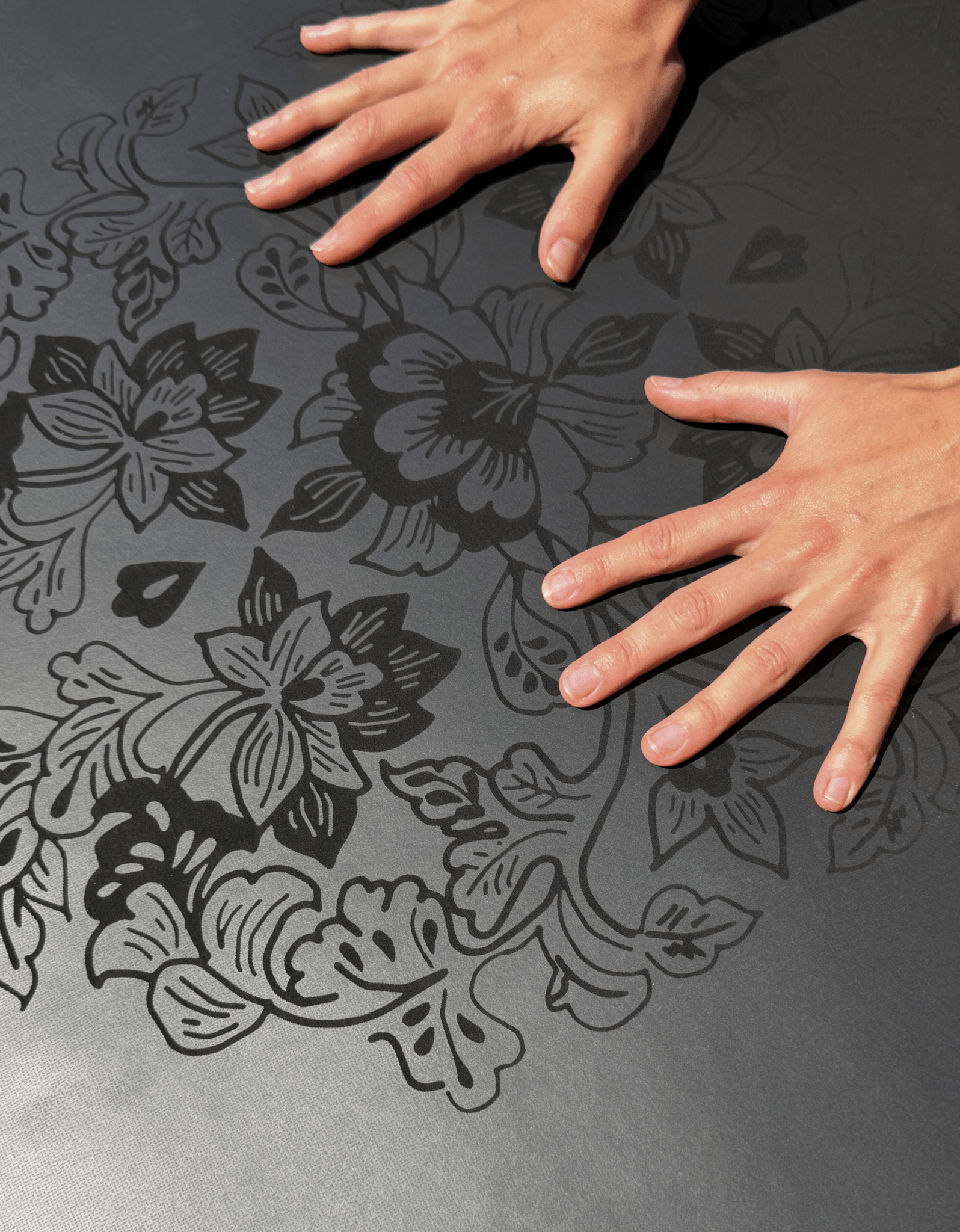 DELUXE LOTUS BLACK MAT 5 MM - Yogi Peace Club - DELUXE YOGA MAT