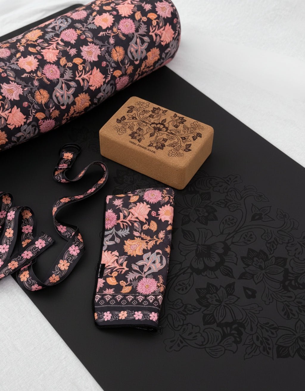 Ultimate Yoga Pack - Lotus Black 5 mm - Yogi Peace Club - YOGA MAT PACK