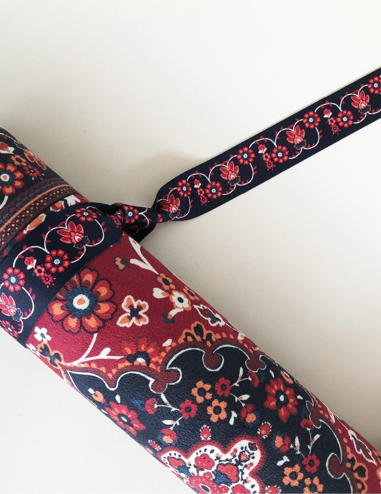 Yoga Strap - Mantra Red - Yogi Peace Club - Yoga Strap